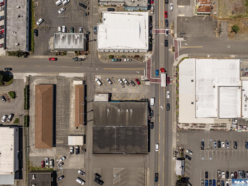 Excellent investment opportunity in ideal location, fully leased - photo 36