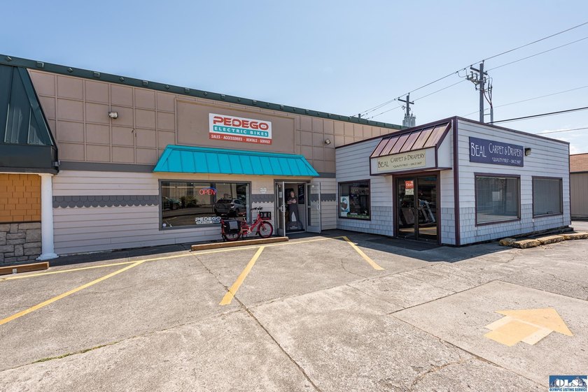 Excellent investment opportunity in ideal location, fully leased - photo 47