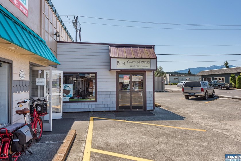 Excellent investment opportunity in ideal location, fully leased - photo 48