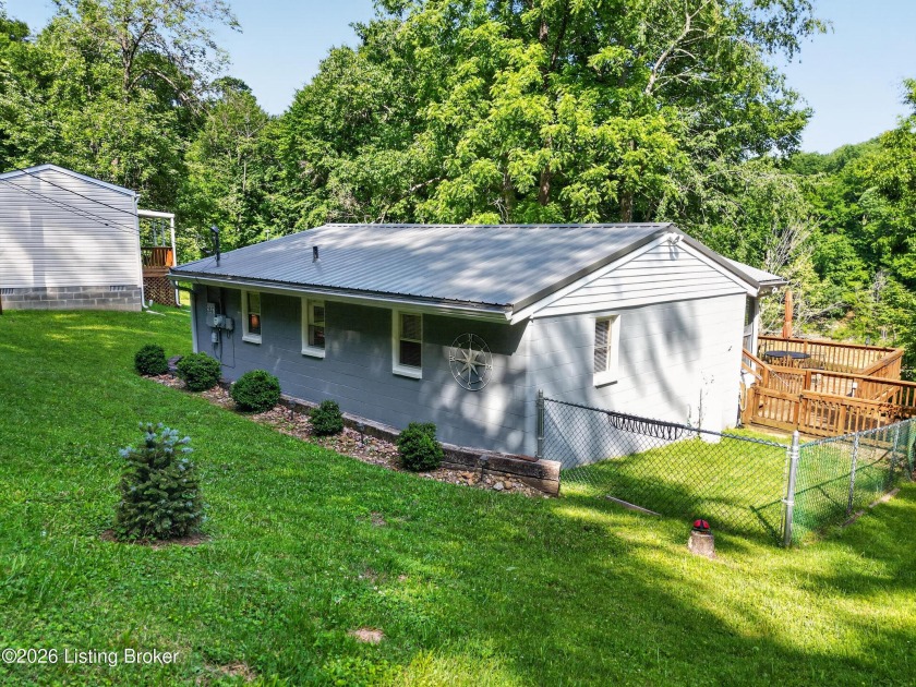 Updated waterfront home, dock &amp; boat ramp in subdivision! - photo 3