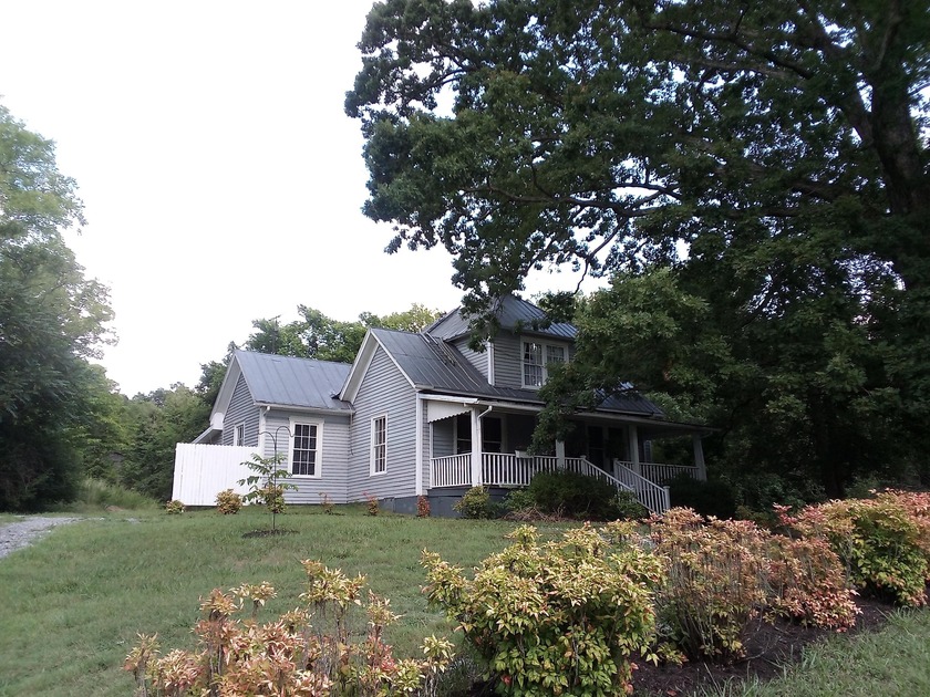 Farmhouse with acreage! Motivated Seller! Make offer on all or - photo 6
