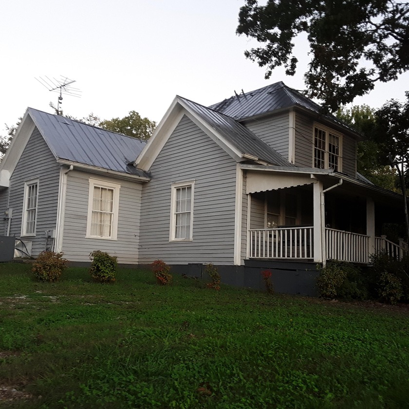 Farmhouse with acreage! Motivated Seller! Make offer on all or - photo 8