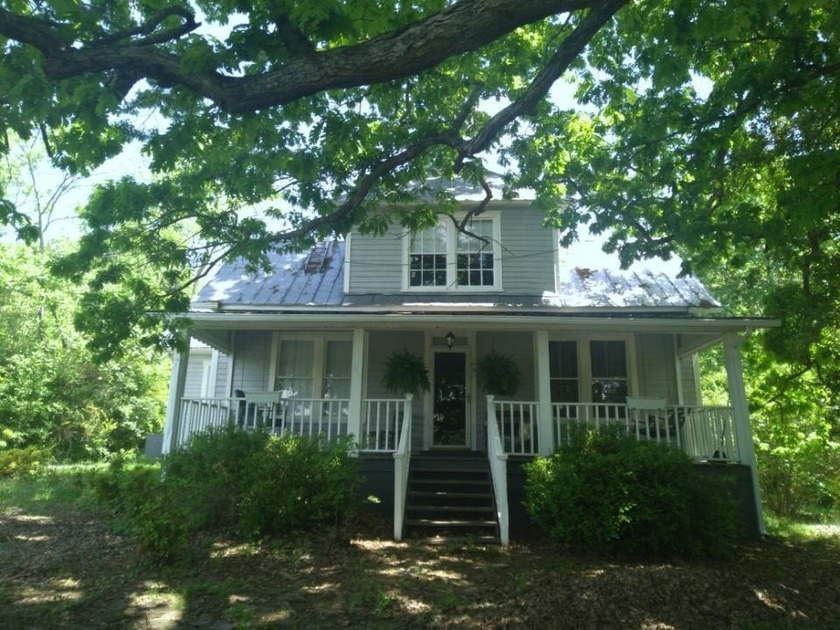 Farmhouse with acreage! Motivated Seller! Make offer on all or - photo 9