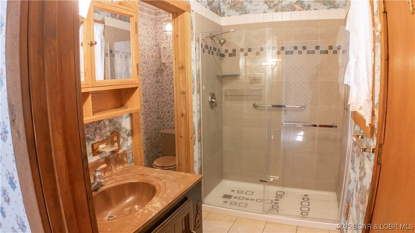 MOTIVATED SELLER! PRICED TO SELL!A spacious 3BR 3BA home with - photo 11