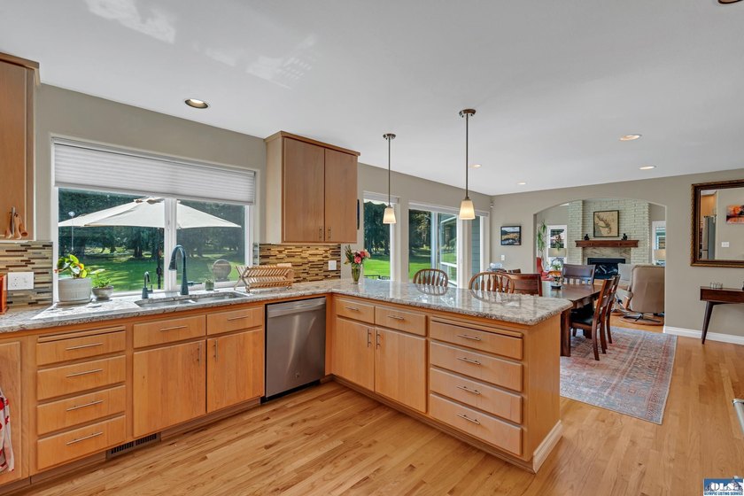 On Sunland's coveted Foursome Drive, this beautifully updated - photo 23