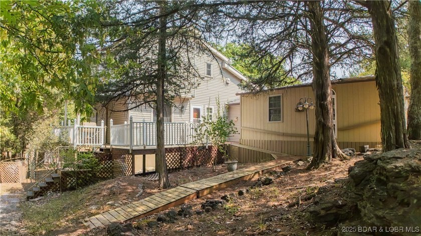 MOTIVATED SELLER! PRICED TO SELL!A spacious 3BR 3BA home with - photo 37