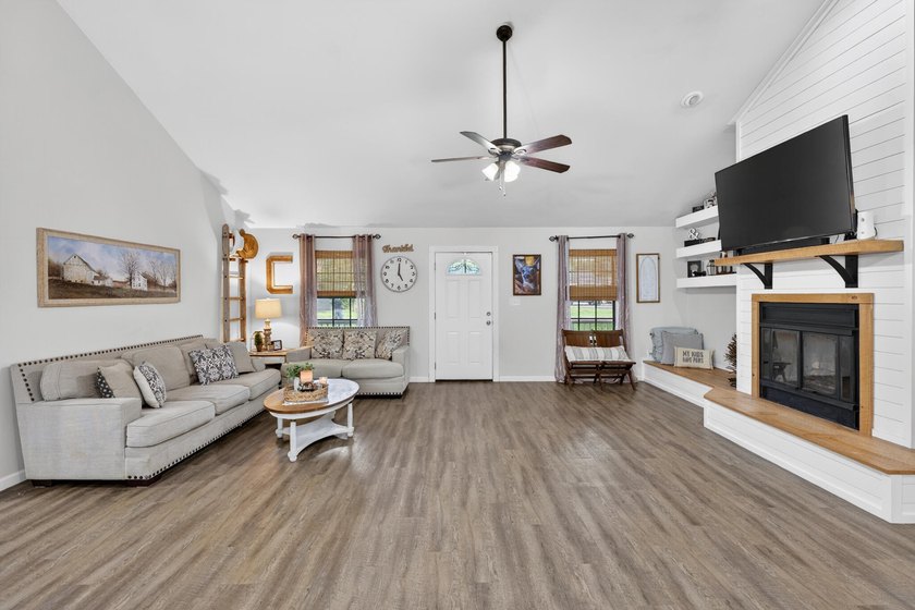 Don't miss this beautifully updated Smart Home with Florida - photo 8