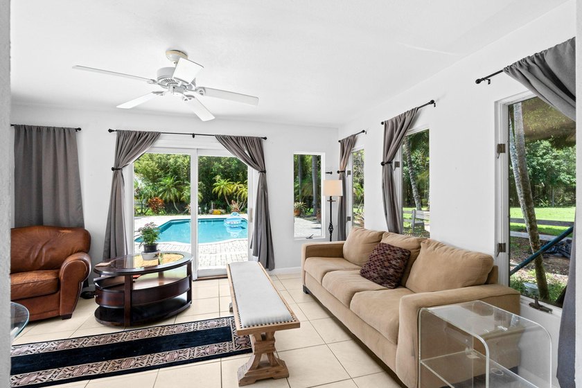 Located just minutes from Wellington's world-renowned horse show - photo 19
