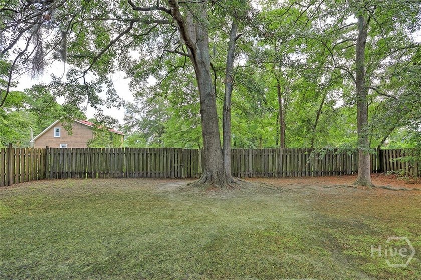 Come see this 3 Bedroom 2 Bathroom home tucked in a quiet - photo 22