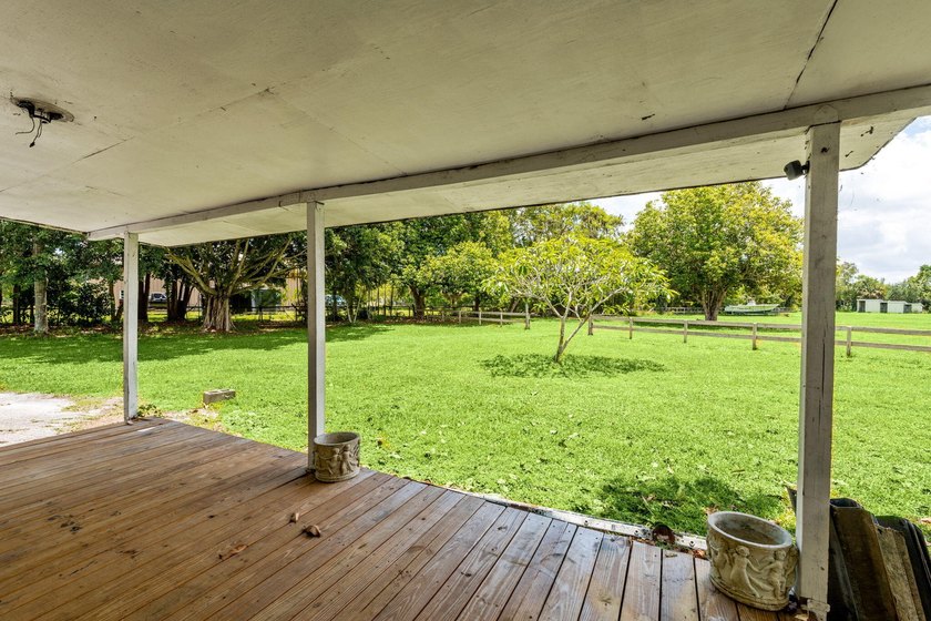 Located just minutes from Wellington's world-renowned horse show - photo 37