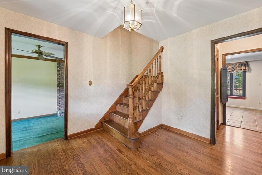 Wonderful opportunity to own on Horseshoe Rd. Great bones and so - photo 9