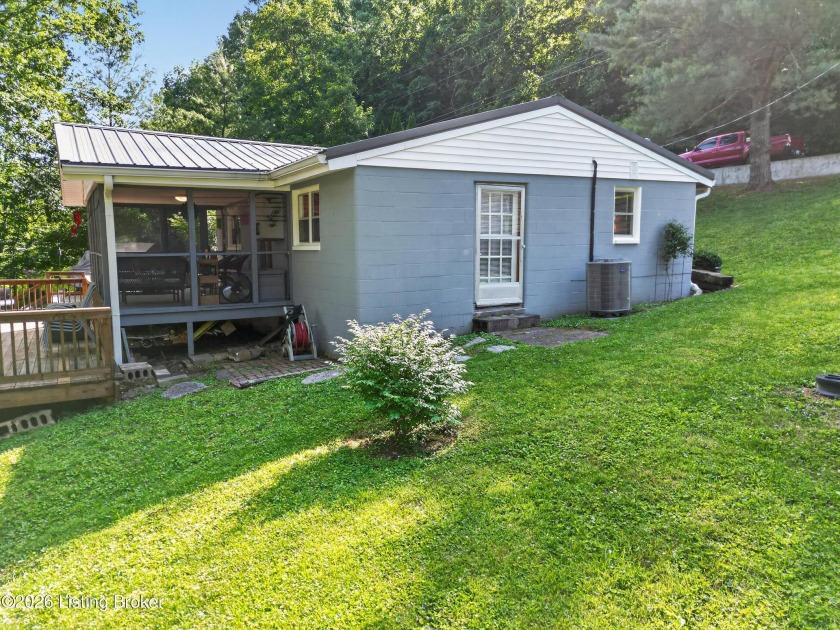 Updated waterfront home, dock &amp; boat ramp in subdivision! - photo 32