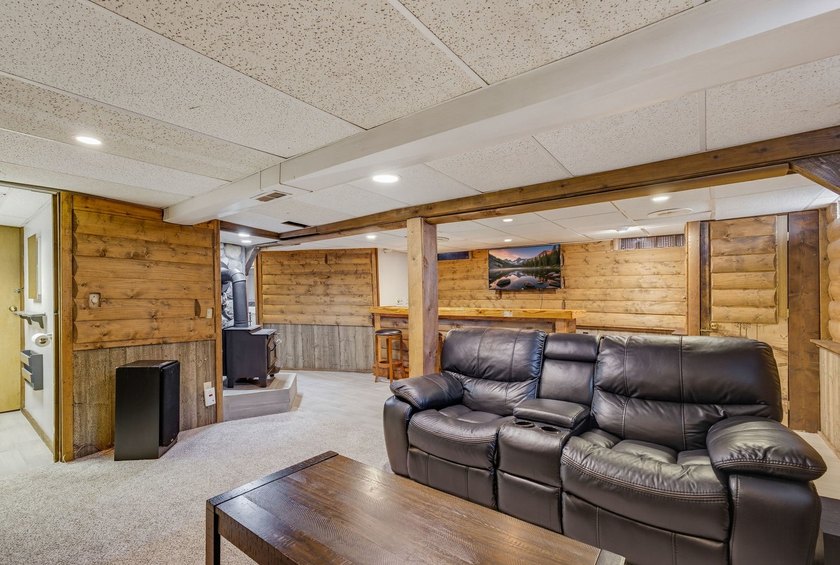 Move right into this beautifully maintained ranch in a fantastic - photo 19