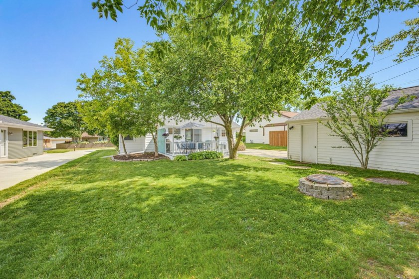 Move right into this beautifully maintained ranch in a fantastic - photo 26