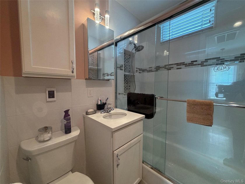 **Beautiful Income-Producing East End Beachside Two-Family Home - photo 9