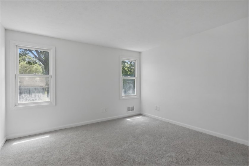 Welcome to 163 Sparling Drive! This 3-bedroom, 1.5-bath home - photo 14