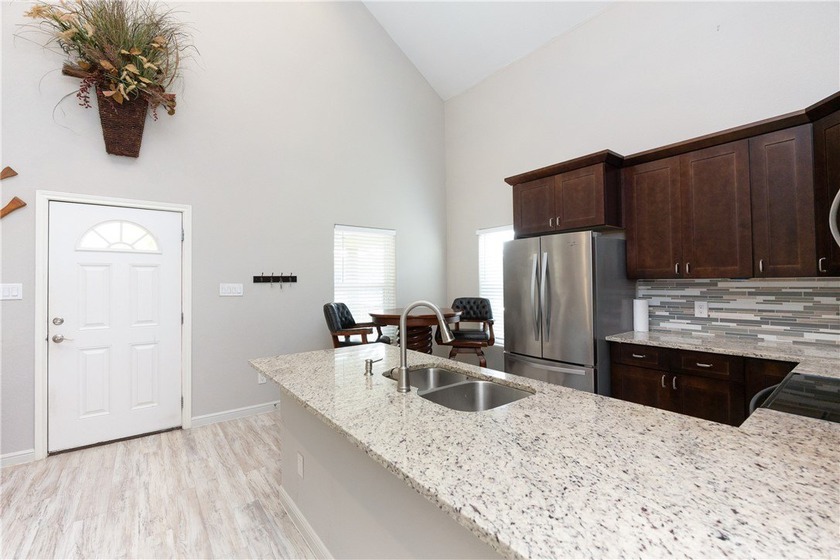 Turn key, coastal charm meets effortless living just minutes - photo 14
