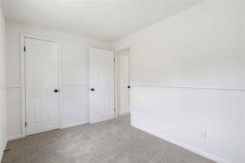 Welcome to 163 Sparling Drive! This 3-bedroom, 1.5-bath home - photo 16