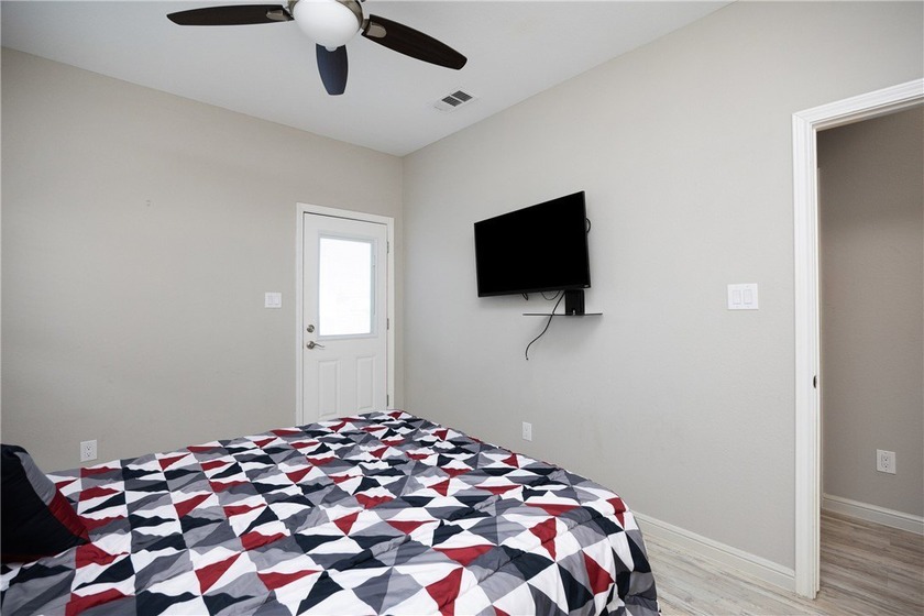 Turn key, coastal charm meets effortless living just minutes - photo 16