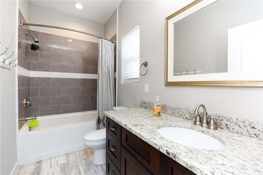 Turn key, coastal charm meets effortless living just minutes - photo 18