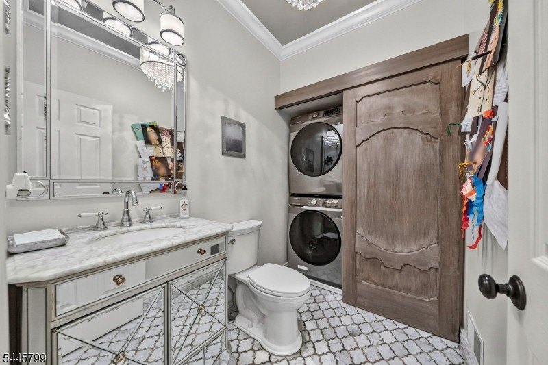 Spectacular Colonial in Sought-After Vizcaya Estates! Welcome to - photo 18