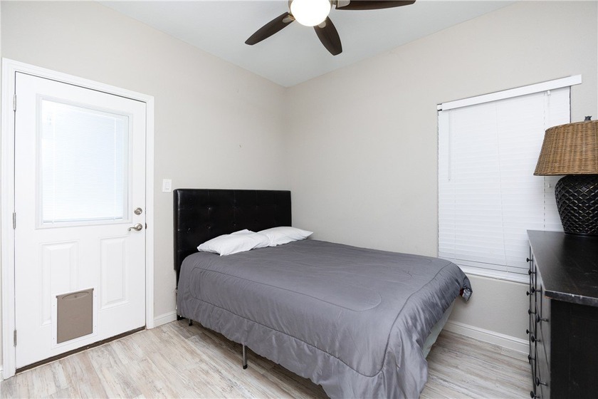 Turn key, coastal charm meets effortless living just minutes - photo 19