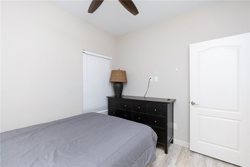 Turn key, coastal charm meets effortless living just minutes - photo 20