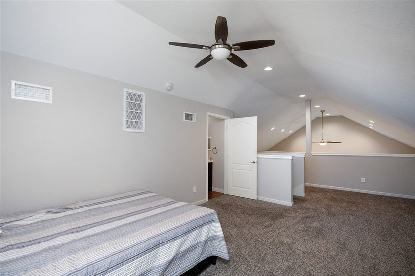 Turn key, coastal charm meets effortless living just minutes - photo 26