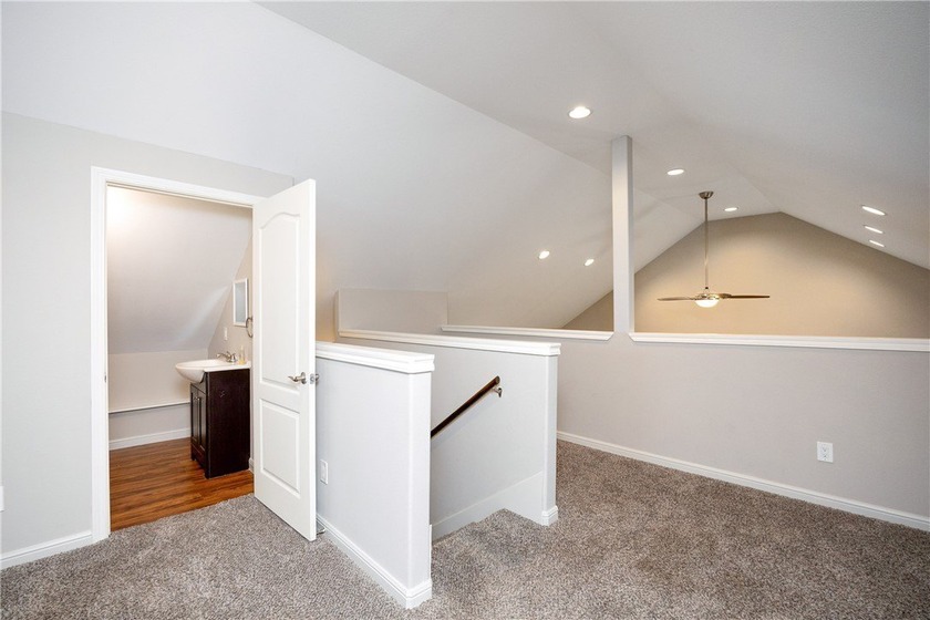 Turn key, coastal charm meets effortless living just minutes - photo 27