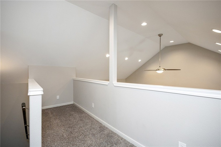 Turn key, coastal charm meets effortless living just minutes - photo 29