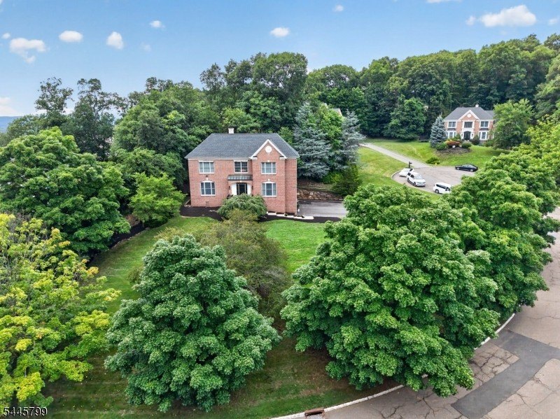 Spectacular Colonial in Sought-After Vizcaya Estates! Welcome to - photo 47