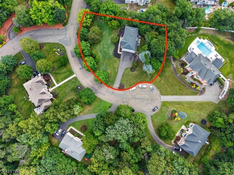 Spectacular Colonial in Sought-After Vizcaya Estates! Welcome to - photo 48