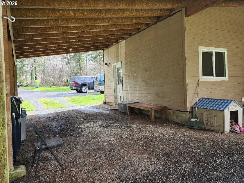 Tucked away among the Trees, this private Country retreat offers - photo 32
