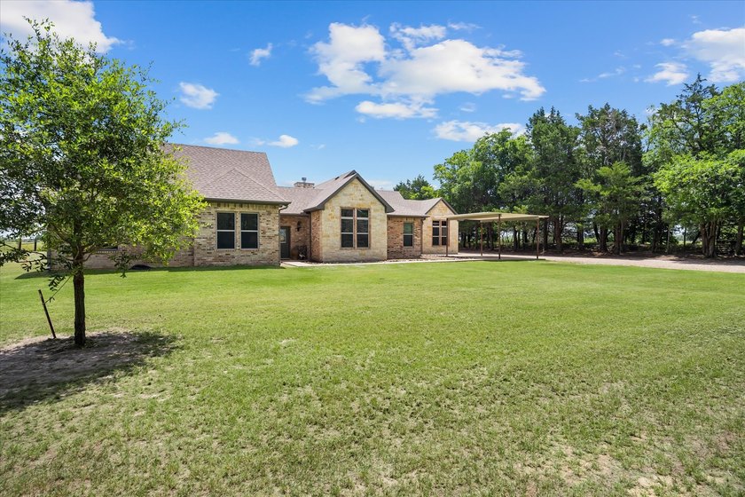 Escape to peaceful country living with this rare ONE STORY - photo 5