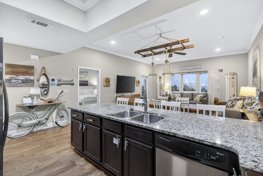 THE BEST OF THE BEST IN ALERIO and PRICED JUST RIGHT! This three - photo 4
