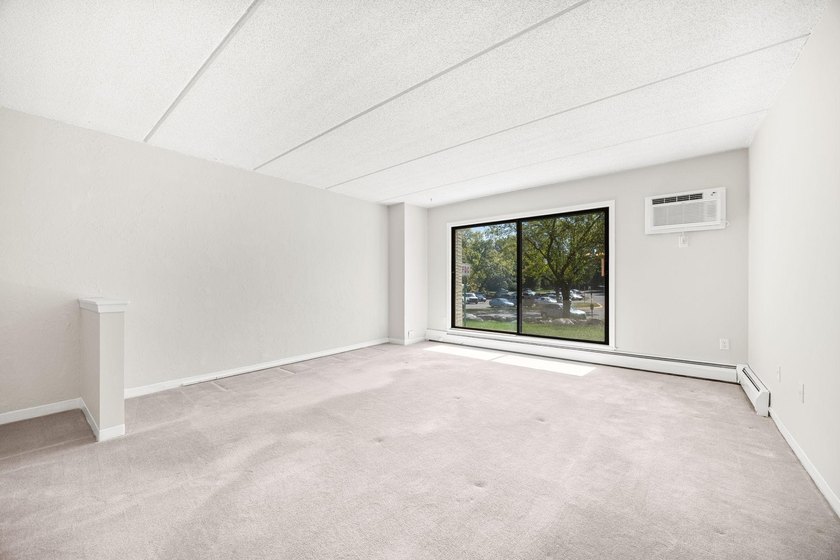 Welcome Home! Greenbrier Village has so many amenities, you can - photo 11