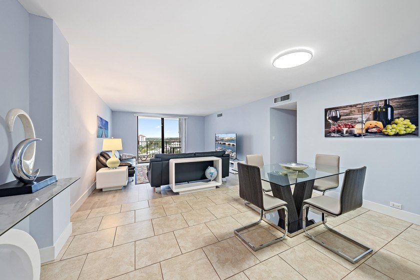 Experience exceptional waterfront living in the sought-after - photo 4