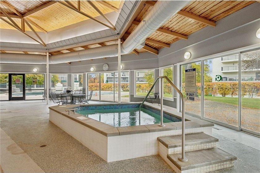 Welcome Home! Greenbrier Village has so many amenities, you can - photo 33