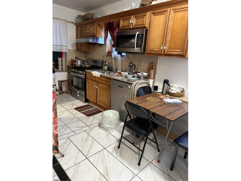 Investors delight. This 5 bedroom house can easily be used as a - photo 8