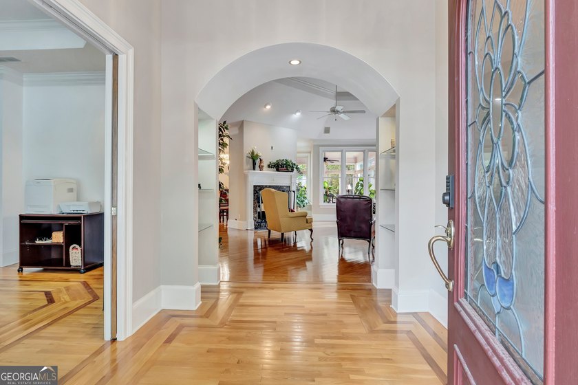 Stunning large Ranch home. No Stairs! Perfect for those who like - photo 7