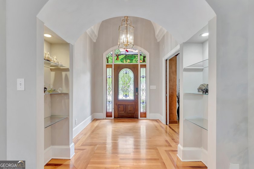 Stunning large Ranch home. No Stairs! Perfect for those who like - photo 8