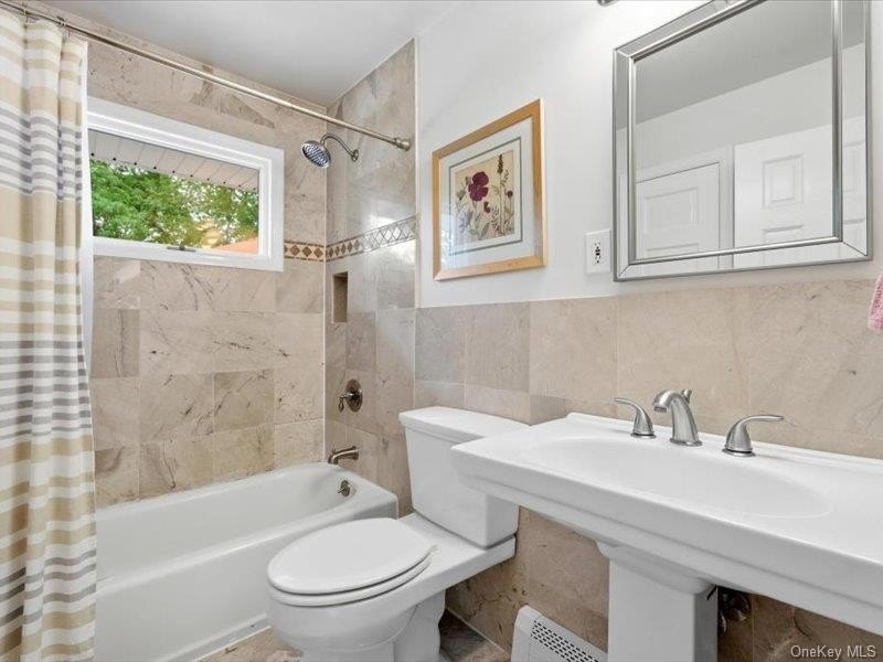 Welcome to this beautifully maintained three bedroom, 2 bath - photo 6