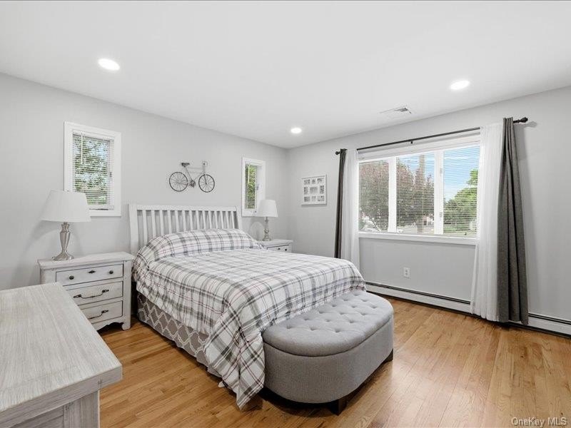 Welcome to this beautifully maintained three bedroom, 2 bath - photo 7