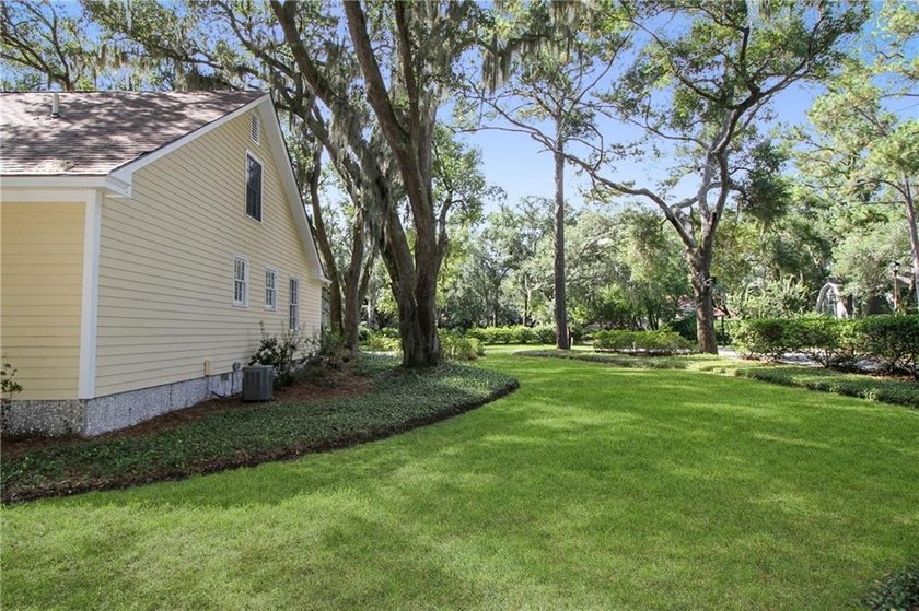 This is one of the most desirable locations and sought after - photo 36