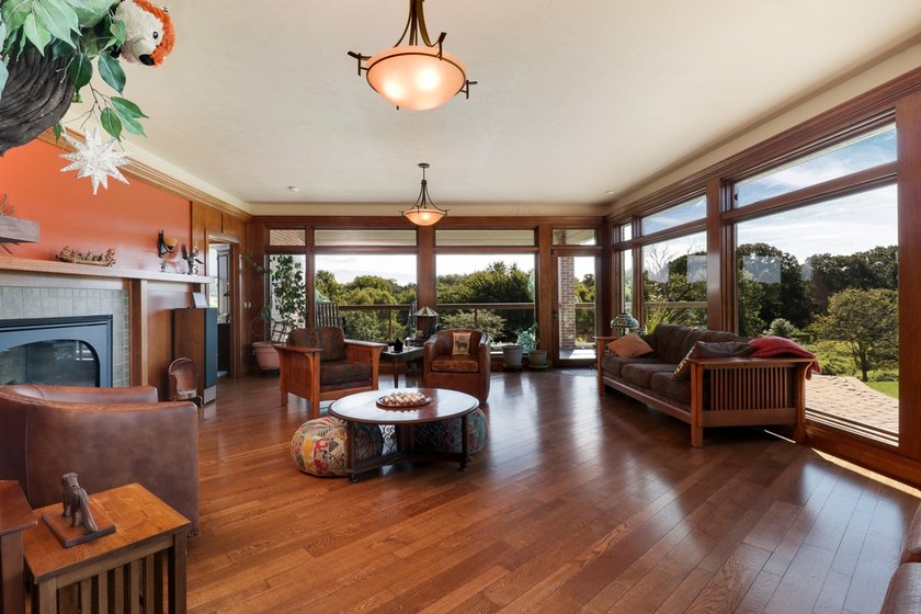 A property unlike any other in Mclean County- an all brick, 9 - photo 4