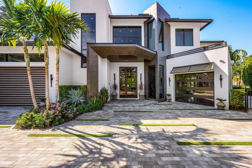 Welcome to 117 Thatch Palm Cove, located on the quietest - photo 7