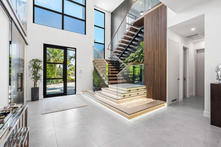 Welcome to 117 Thatch Palm Cove, located on the quietest - photo 9
