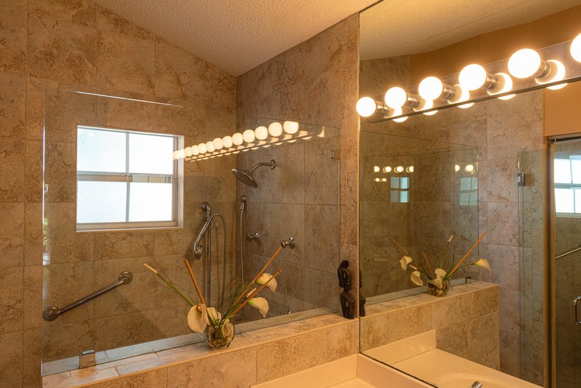 Beautiful 3BR/2BA home with 2-car garage located in the gated - photo 9