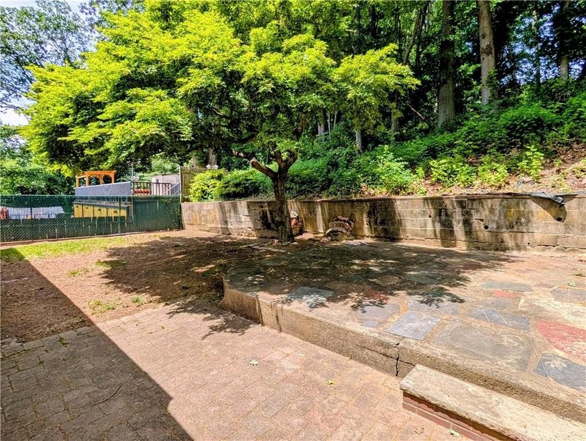 Grymes Hill - This Wonderful 1 Family, All Brick Raised Ranch - photo 22
