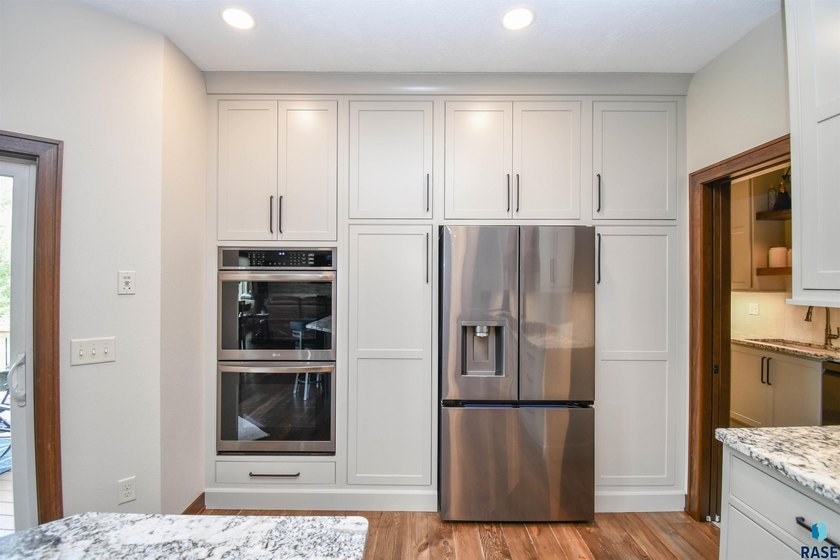 Escape the busy city life with this beautiful home, located just - photo 6